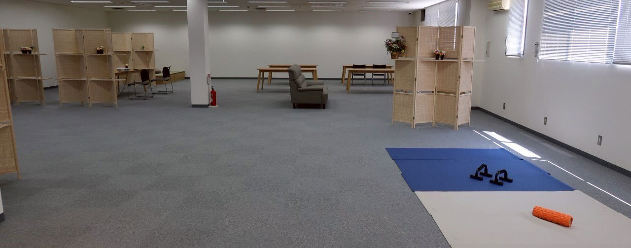 広々としたデイケアのスペース